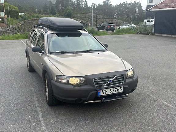Volvo XC70 2 of 2