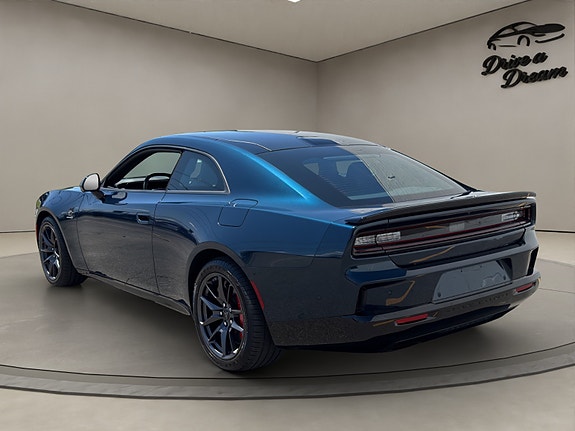 Dodge Charger 4 of 5