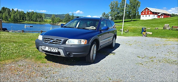 Volvo XC70 3 of 5