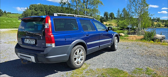 Volvo XC70 4 of 5