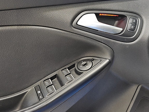 Ford Focus 13 of 30