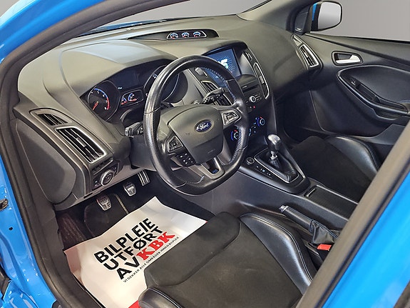 Ford Focus 11 of 30