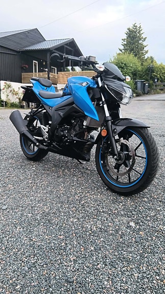 Suzuki GSX-S 125 2 of 5