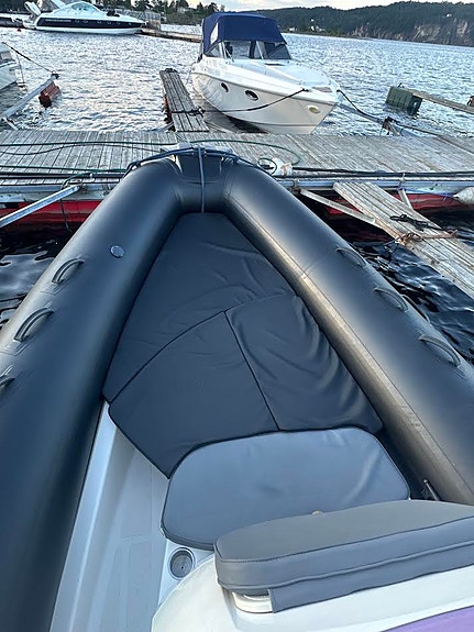 Velholdt RIB inkl henger med nye potonger 2021 4 of 5