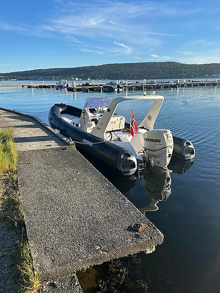 Velholdt RIB inkl henger med nye potonger 2021 2 of 5
