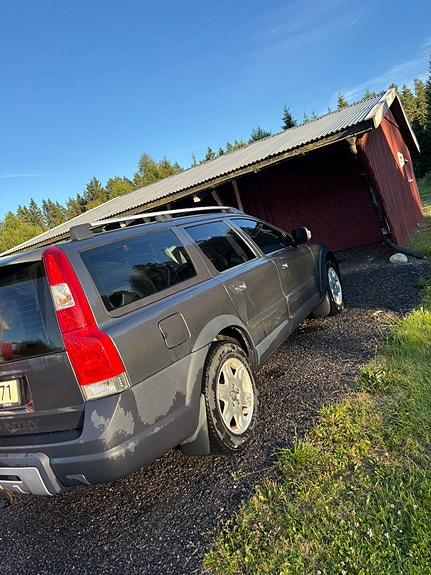 Volvo XC70 3 of 5