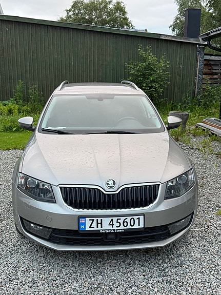 Skoda Octavia 2 of 5