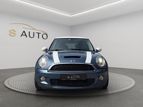 MINI Cooper S 2 of 5