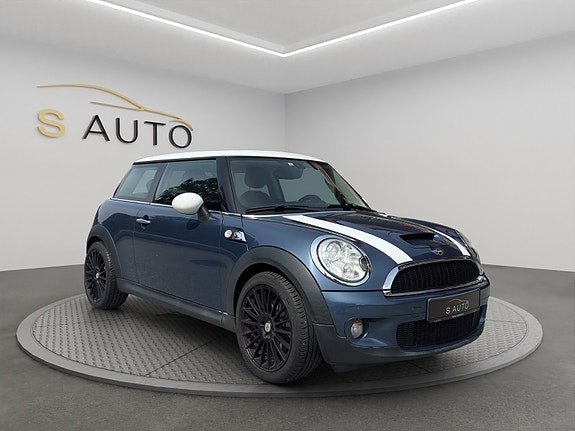 MINI Cooper S 3 of 5