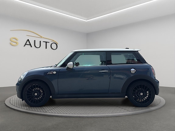 MINI Cooper S 4 of 5