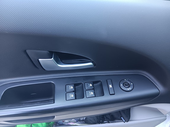 Kia Ceed 2 of 5