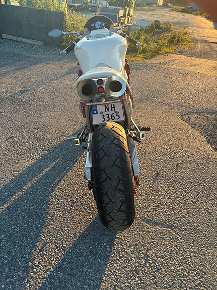 Suzuki GSX-R 1100 18 of 30