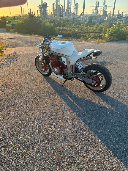 Suzuki GSX-R 1100 20 of 30