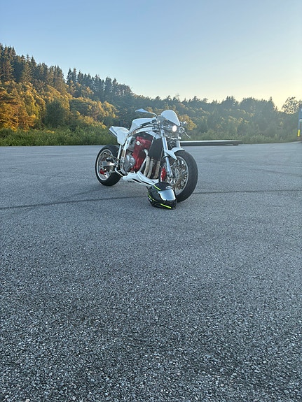 Suzuki GSX-R 1100 8 of 30