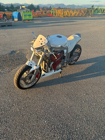 Suzuki GSX-R 1100 15 of 30