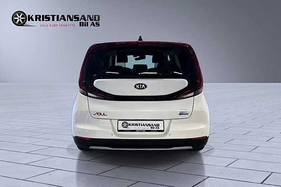 Kia e-Soul 4 of 5