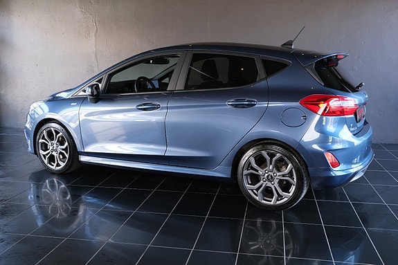 Ford Fiesta 2 of 5
