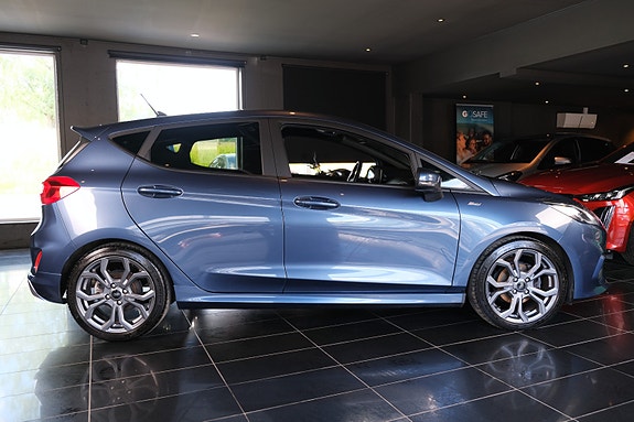 Ford Fiesta 4 of 5