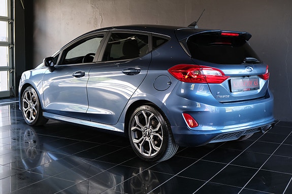 Ford Fiesta 3 of 5