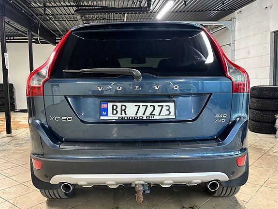 Volvo XC60 4 of 5