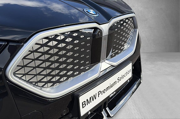 BMW iX2 22 of 30