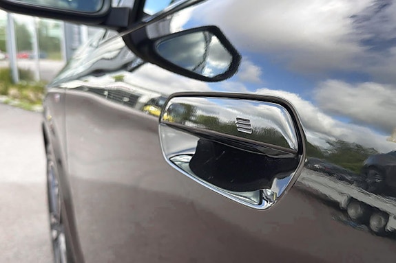 BMW iX2 26 of 30