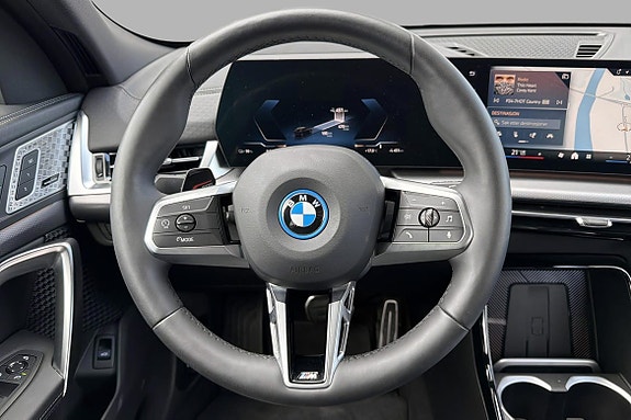BMW iX2 8 of 30