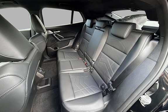BMW iX2 12 of 30