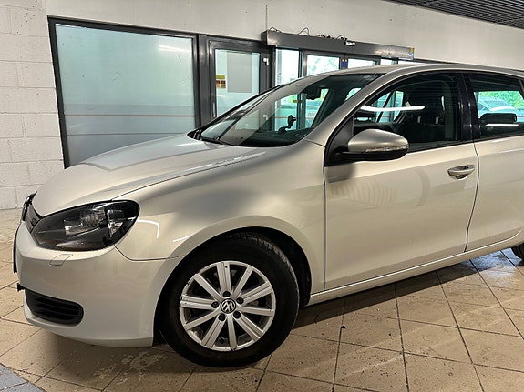 Volkswagen Golf 2 of 5