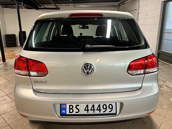 Volkswagen Golf 4 of 5