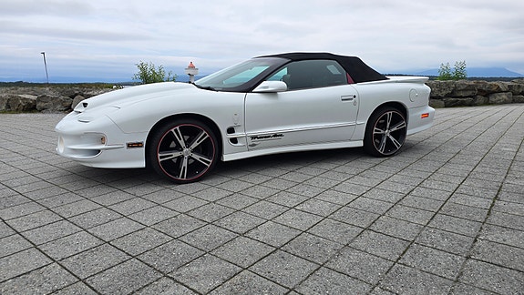 Pontiac Trans Am 2 of 5