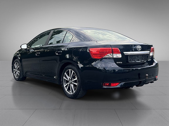 Toyota Avensis 5 of 5