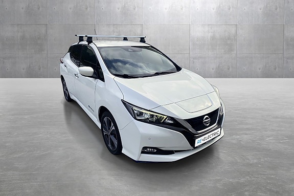Nissan Leaf 3 of 5