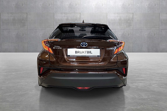 Toyota C-HR 4 of 5