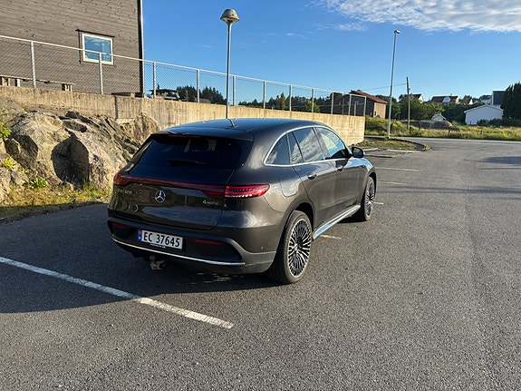Mercedes-Benz EQC400 3 of 5