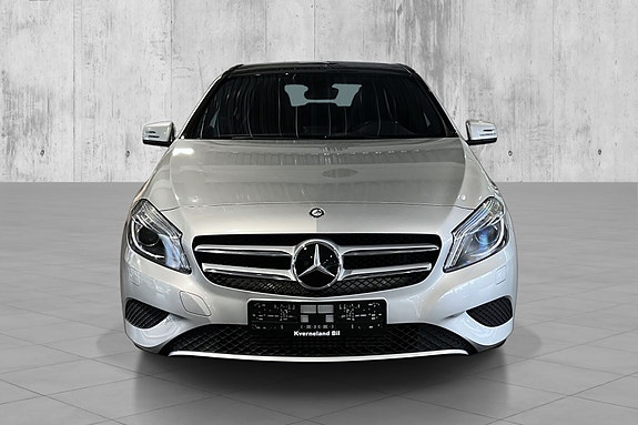 Mercedes-Benz A180 2 of 5