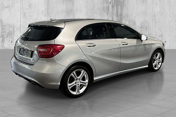 Mercedes-Benz A180 3 of 5