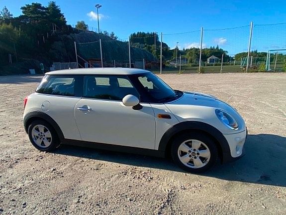 MINI One 4 of 5