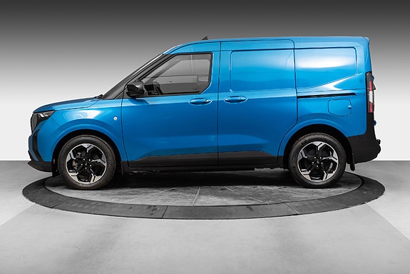 Ford E-Transit Courier 2 of 5
