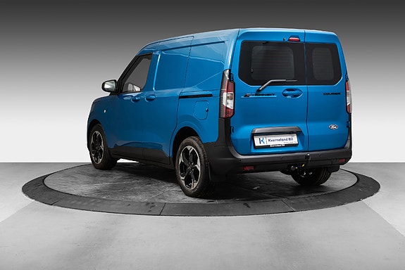 Ford E-Transit Courier 3 of 5