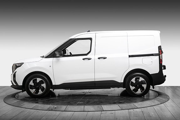 Ford E-Transit Courier 4 of 5