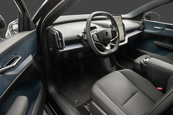 Volvo EX30 16 of 24