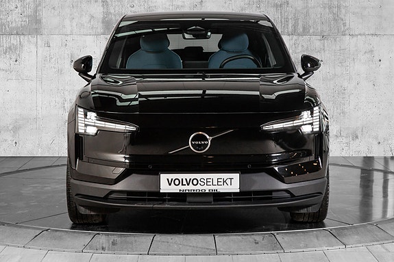 Volvo EX30 2 of 24