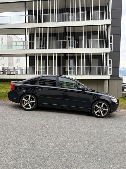 Volvo S40 3 of 5