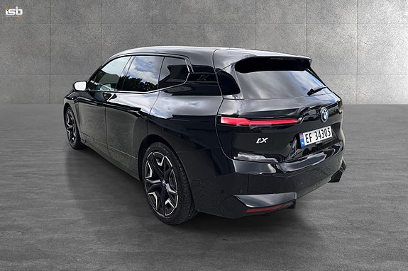 BMW iX 9 of 30