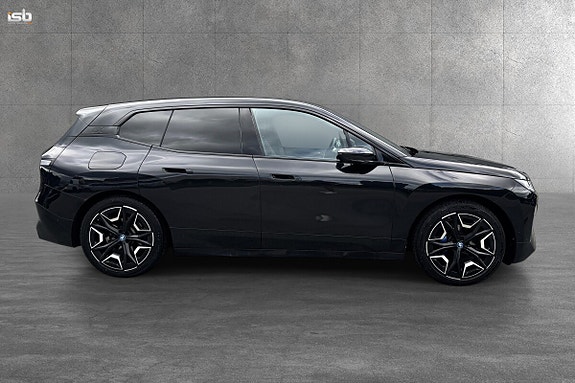 BMW iX 4 of 30