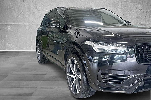 Volvo XC90 2 of 25