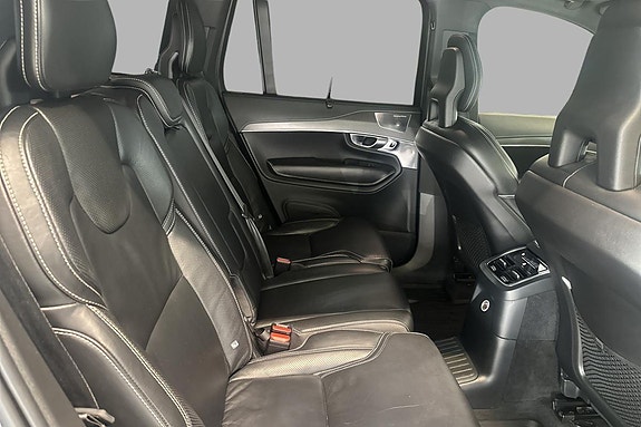 Volvo XC90 23 of 25