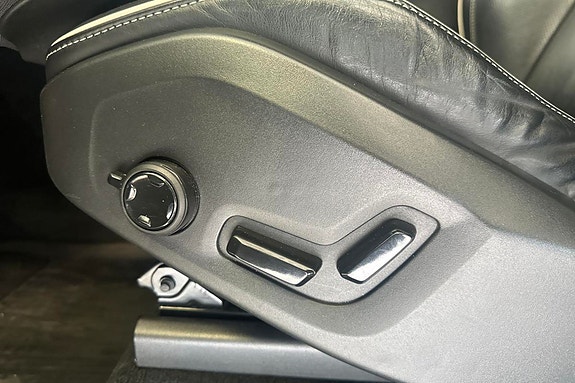 Volvo XC90 13 of 25