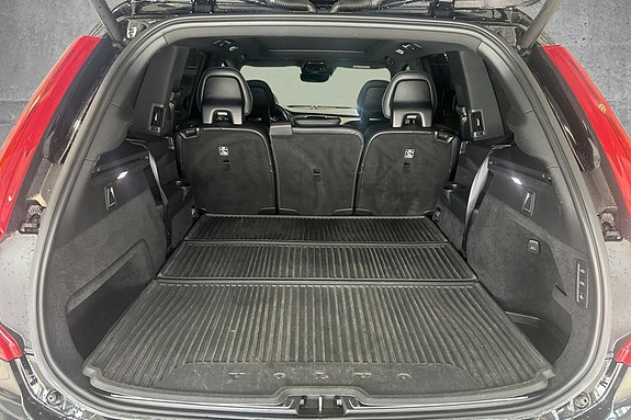 Volvo XC90 25 of 25